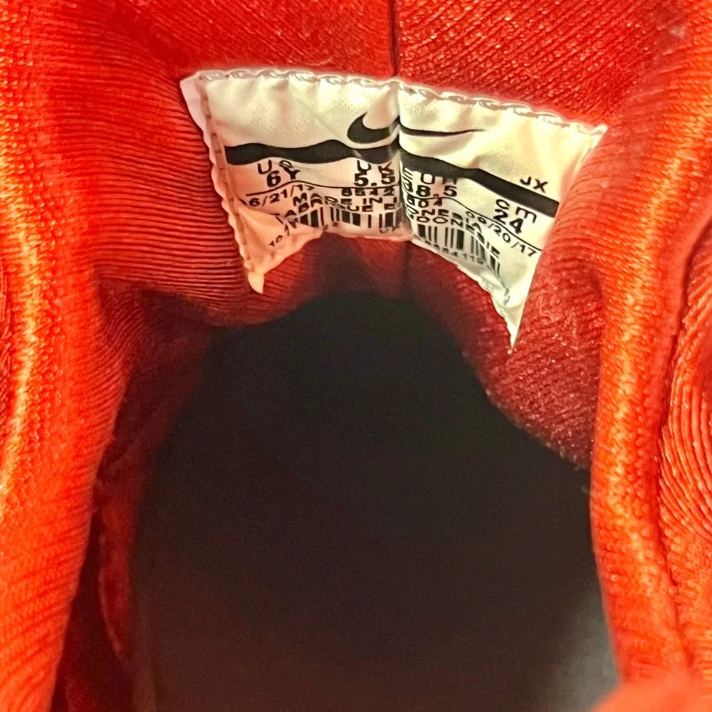 Nike Air Huarache Tennis Shoes - Picture 7 of 13